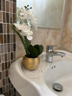 Metcalfe Luxury One Bedroom Suite - 3