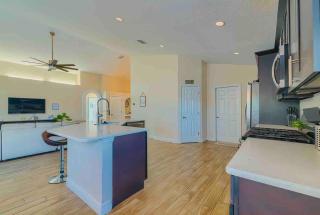 Spacious Home - Heated LED Pool & Ping Pong - Minneola - 2