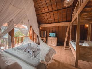 Rural Atmosphere at Bali Coconut House in Delodsema Village - Penginyahan - 3