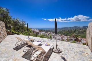 Casa Pomelo, Frigiliana Luxury center townhouse with pool and parking HansOnHoliday Rentals - 6