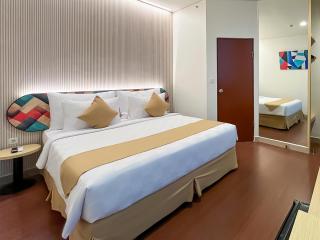Hotel 88 Embong Malang Tunjungan Surabaya by WH - Breakfast with The Best View on The Highest Floor and Strategic Location in The City Center - Surabaya - 4