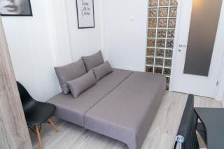 Kosmos Service Apartment Near Saint Dimitrious Church - 6