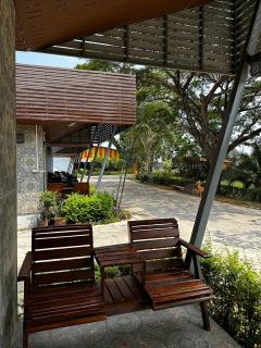 MJ RESORT - - 2