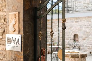 DAM Stone Boutique Hotel - Gjirokastër - 4