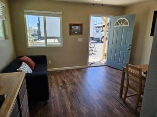 Tiny Cabin #19 American Trails - Quartzsite - 7