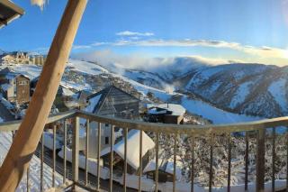 Schnapps Penthouse Apartment Ski In Ski out - Mount Hotham - 8