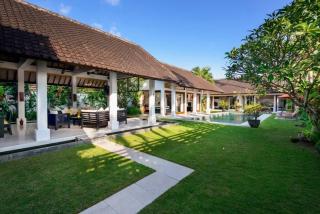 Noa, 3 Bed Luxury Villa, Large Pool in Oberoi Street; - Seminyak - 4