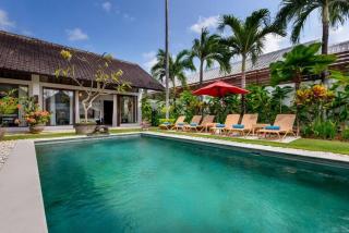 Noa, 3 Bed Luxury Villa, Large Pool in Oberoi Street; - Seminyak - 1