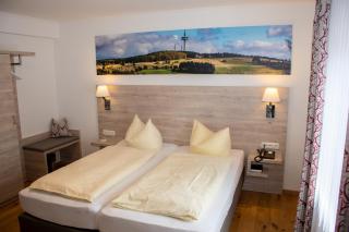 Deutsches Haus Hotel Restaurant Gastwirtschaft Biergarten am Radweg Bermuthshain - 4