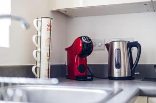 Modern 2 Bed Flat Free Parking City Centre - 5