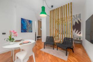 Pretty Little Loft - Rho - 4