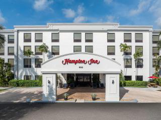 Hampton Inn Deerfield Beach - 9