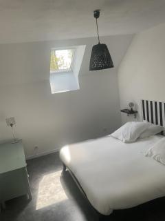 Charmant gîte avec extérieur et piscine partagée - Mespaul - 3