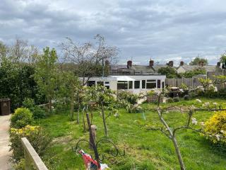 Detached Romantic Studio. - - 0
