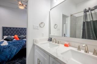 Relaxing Family Retreat Near NRG/Toyota Stadiums - Houston - 1