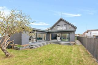 Villa Atlantis- Luxury Beach Family Retreat in Sussex sleeps 11 - Yapton - 8