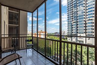 Center Downtown! King Bed! Private Balcony! PT8I - 7