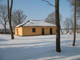 Ferienhaus in ruhiger aber zentraler Lage, mit zwei Terrassen und Garten - Sanitz - 5