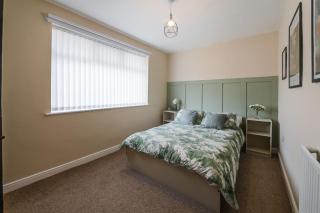 Poppy's Place - Manningham Road - Liverpool - 1
