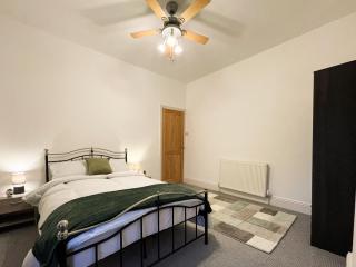 Large House - Etihad Stadium - Contractors Stays - Manchester - 6