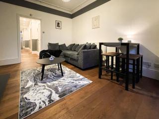 Large House - Etihad Stadium - Contractors Stays - Manchester - 9