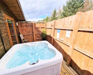 Ochil 8 with Private Hot Tub - Fife - Loch Leven - Lomond Hills - Kelty - 9