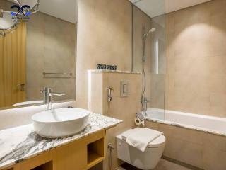 Paramount Downtown Burj Khalifa View with 64th floor Infinity pool - 5