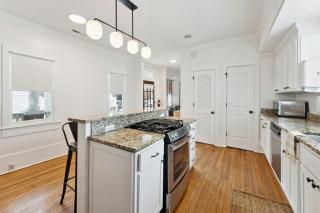 Downtown 3 Bedroom with Tons of Natural Light - 1