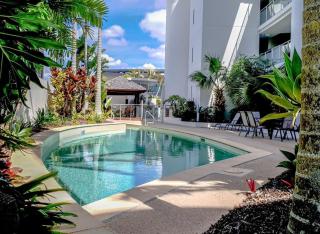 Waterfront Elegance with Pool & Jetty Access - Buddina - 9