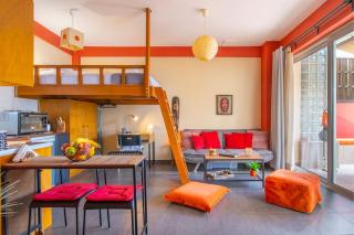 The HostMaster Ethnic Touch Feel Studio - Athens - 0
