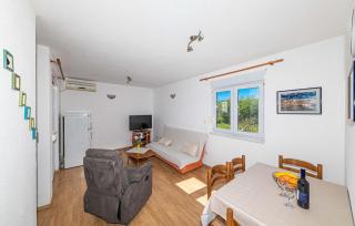 Amazing Apartment In Okrug Gornji - Trogir - 8