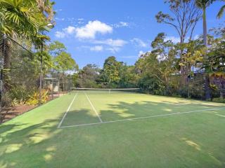 Escape to Emerald Springs - Palm Trees & Pool - Mooloolaba - 7
