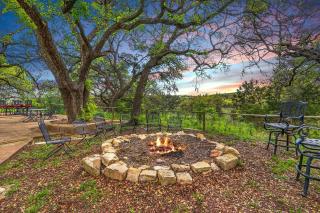 Lighthouse Hill Ranch - Brown House - Johnson City - 0
