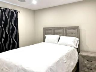 Modern & Luxurious Private Suite in Regina - 1