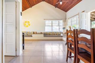 Casa 4 quartos, 2 suítes, piscina e acessibilidade - Frente para a lagoa - 8