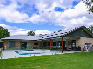 Hinterland Haven with Heated Pool & Lush Surrounds - Mooloolah - 0