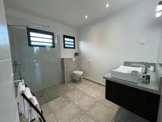 Villa moderne avec piscine, proche commerces et plage - Le Gosier - 3
