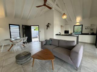 Villa moderne avec piscine, proche commerces et plage - 9