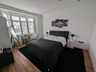 Luxury Hotel Rooms - Palmers Green - 9