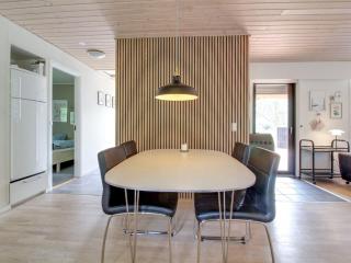 Holiday Home Gunkil - 800m from the sea by Interhome - 4