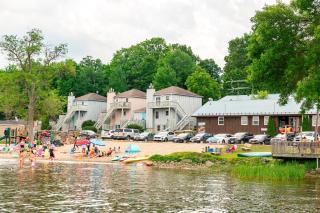Newly Renovated 2 Bedroom Beach Front Condo 3A - Lanark - 8