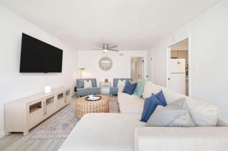 Sunny Haven: 1BR Townhome in Fort Walton - Fort Walton Beach - 9