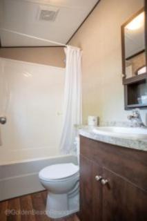 2 Bedroom Harbor Front Cottage 3 - Roseneath - 9