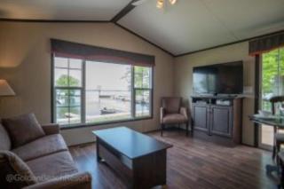 2 Bedroom Harbor Front Cottage 3 - Roseneath - 4