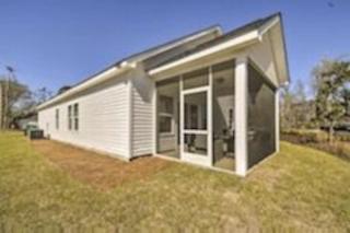 New Tucked Away Quiet Beach Haven - 1