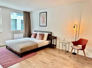 Zentral gelegenes und stilvoll möbliertes Apartment in Duisburg Nur 5 Minuten vom Hbf und City, ideal für Pendler und Messebesucher - Duisburgo - 2