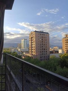 Excelente ubicación en Av Colón, balcón y cochera - Mendoza - 5