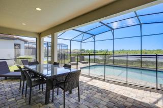 Near Disney and Legoland Spacious Poolside Oasis! - Haines City - 0