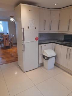 Rayan's Lodge Stratford London by OYO - 4