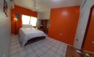 Rachel Land - Caye Caulker - 4